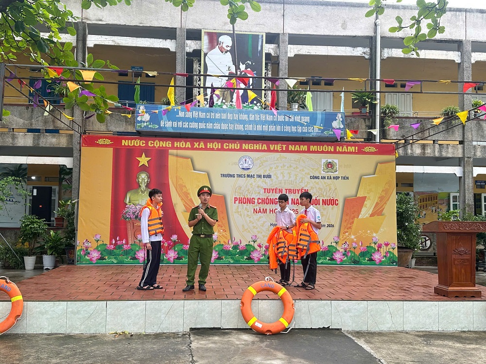 Công an xã Hợp Tiến đẩy mạnh tuyên truyền, nâng cao nhận thức và kỹ năng phòng chống đuối nước cho trẻ em dịp hè
